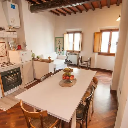 Romantic In San Frediano