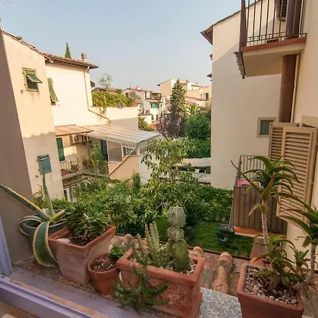Romantic In San Frediano Apartment *