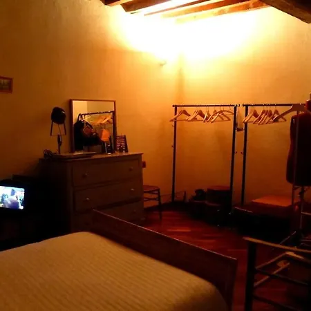 Romantic In San Frediano Florenz