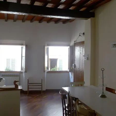 Romantic In San Frediano Apartment Florenz