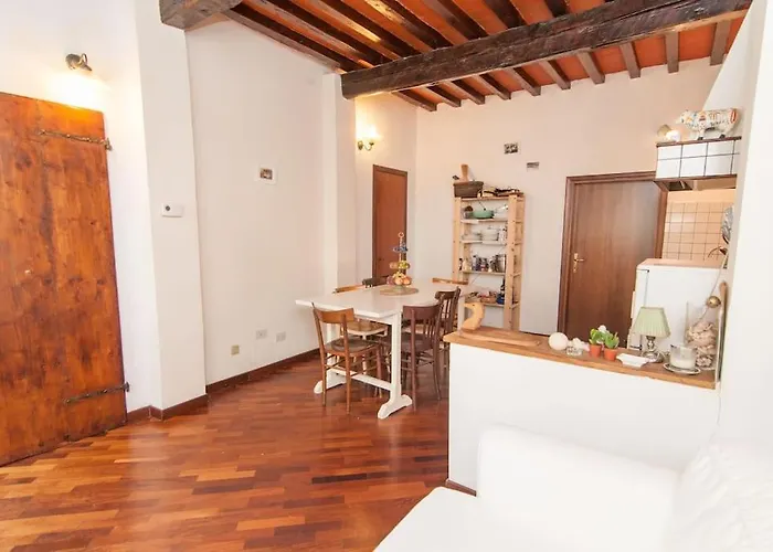 Romantic In San Frediano 佛罗伦萨